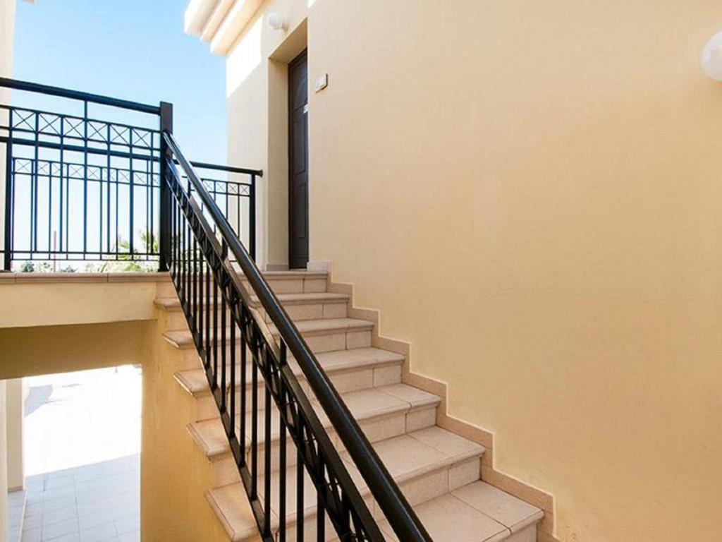 Beautiful 2-Bedroom Apartment - Great Location Paphos Exteriér fotografie