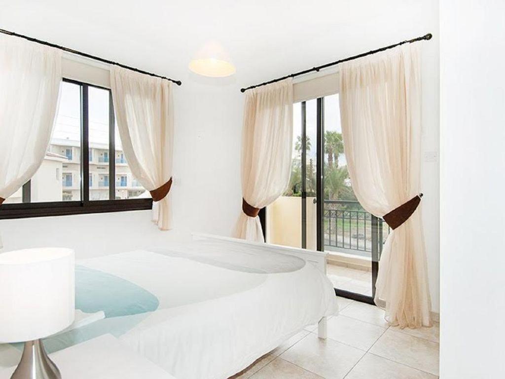Beautiful 2-Bedroom Apartment - Great Location Paphos Exteriér fotografie